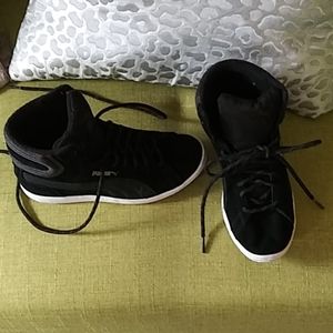 Puma high top tennis shoes